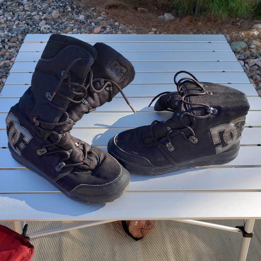 DC chalet boots woman's 9.5